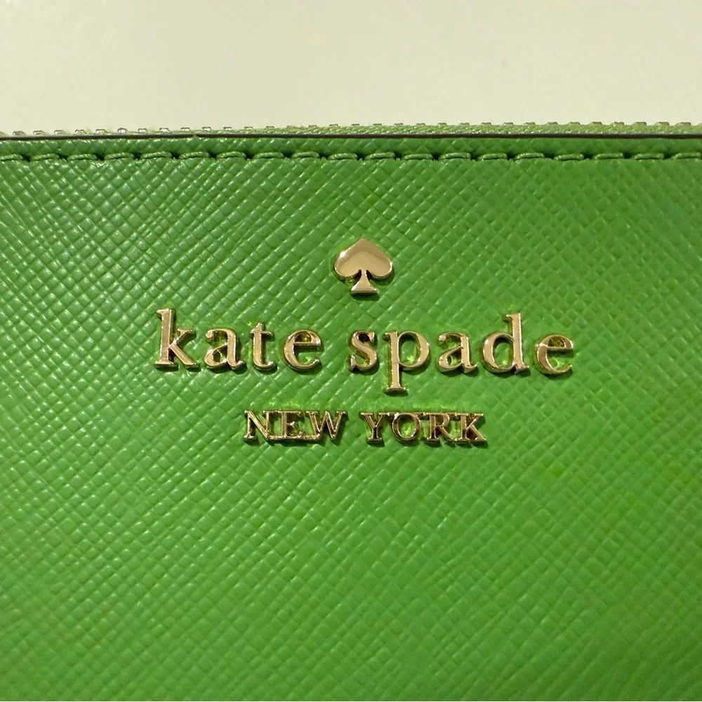 Kate Spade Vibrant Green Wristlet NWT *Fast Shipping* - Picture 4 of 10